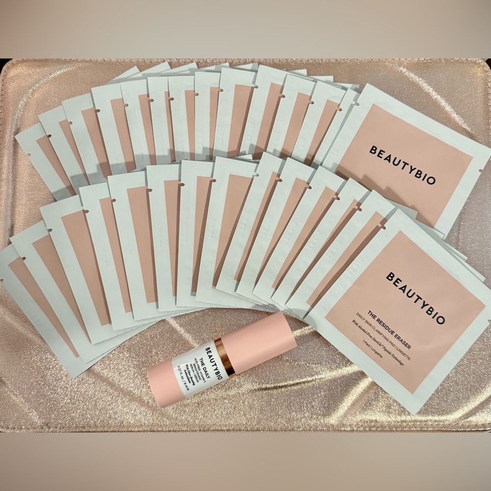 BEAUTYBIO, the daily vitamin C serum and 28 residue eraser clarifying pads. 💕